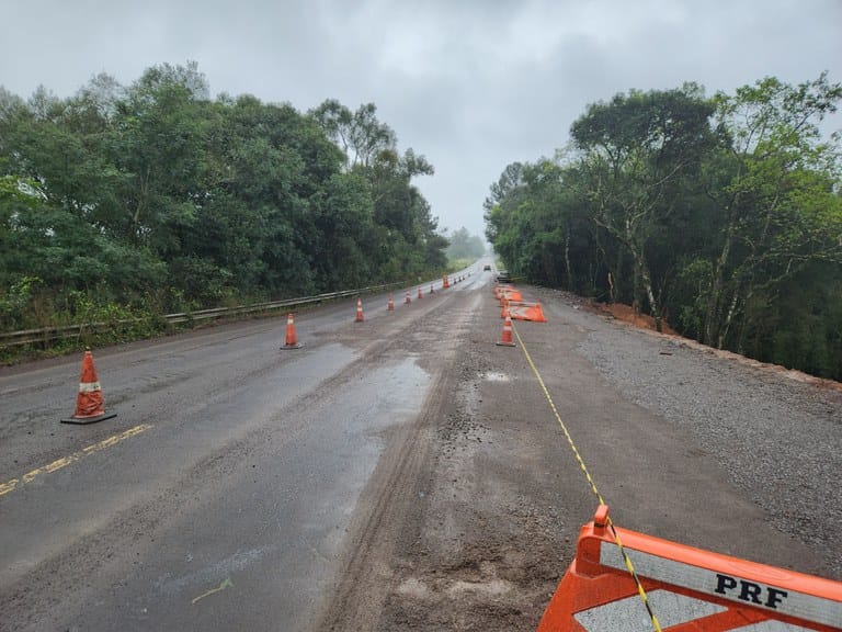 Concessionária terá que indenizar dono de caminhão que tombou por buraco em rodovia