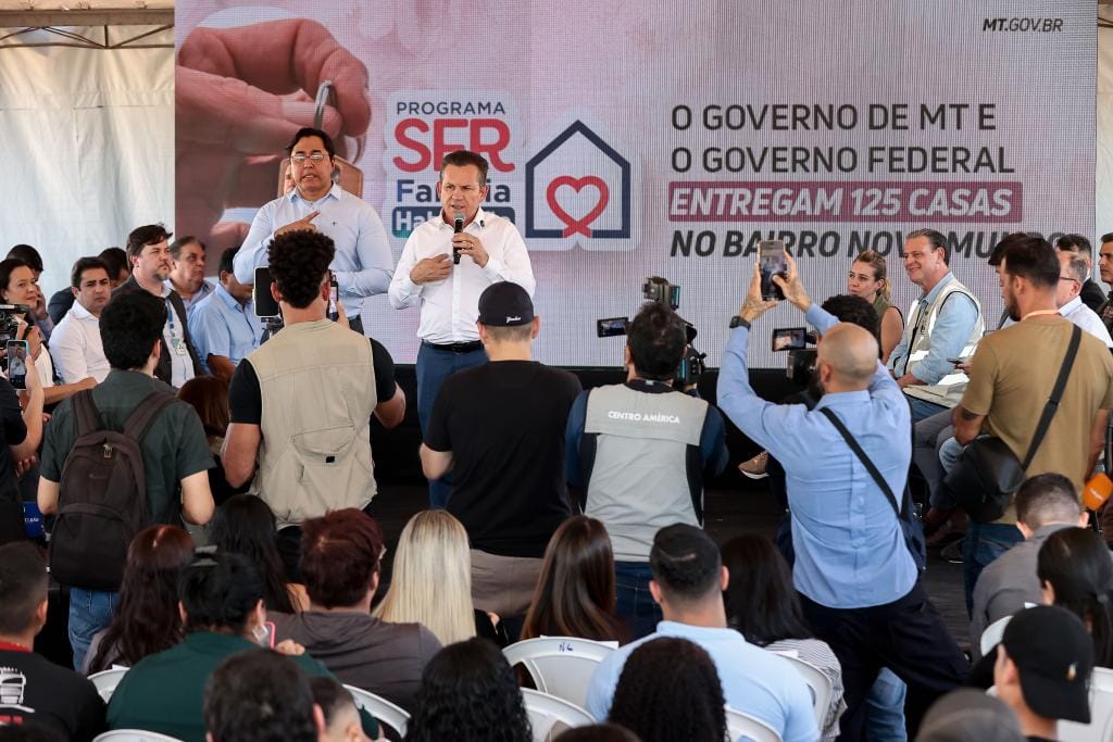 MT e União entregam chaves de casas populares para 125 famílias de Várzea Grande