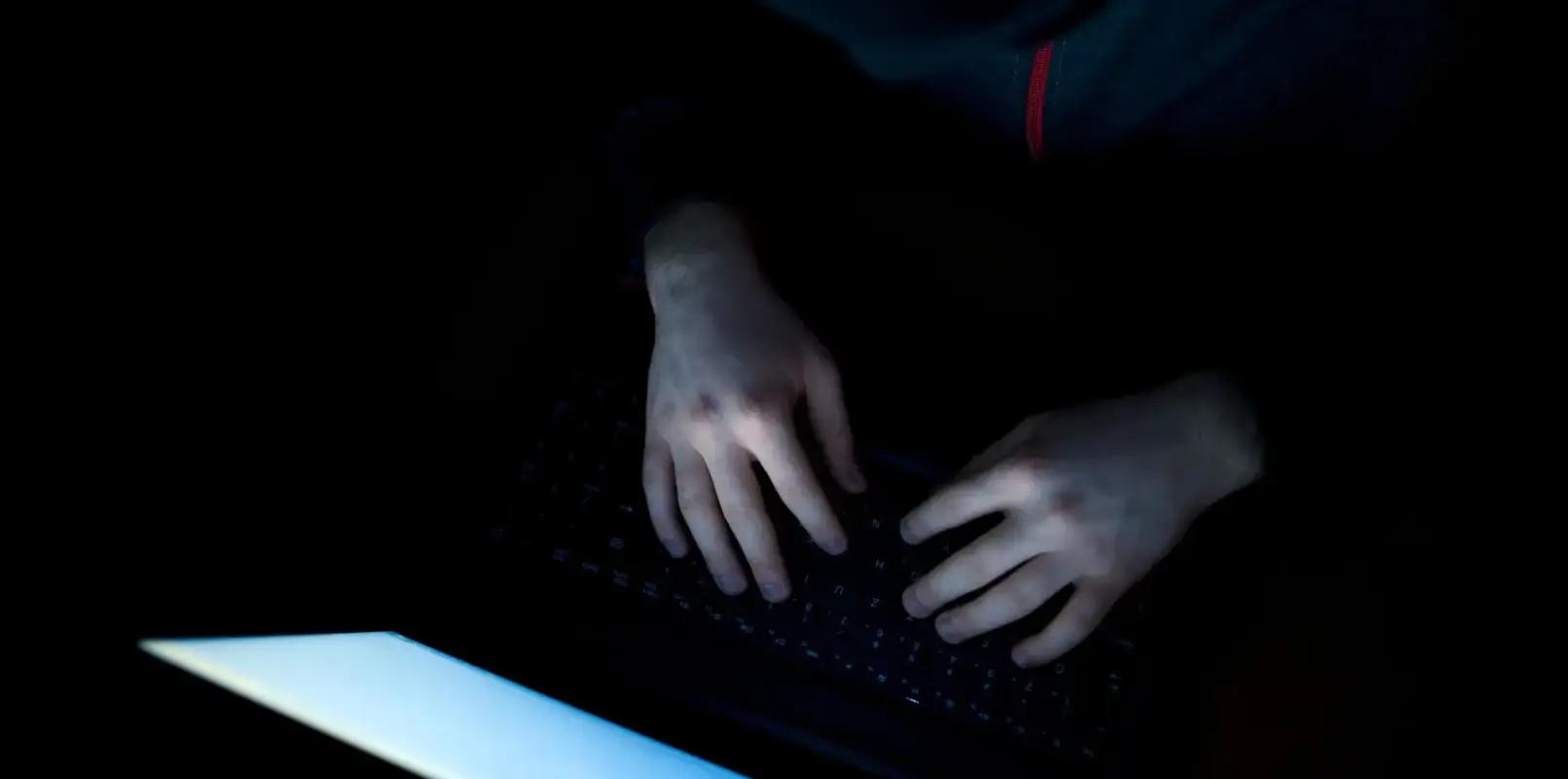 PC prende maníaco que se passava por menina de 10 anos para atrair crianças em jogos online