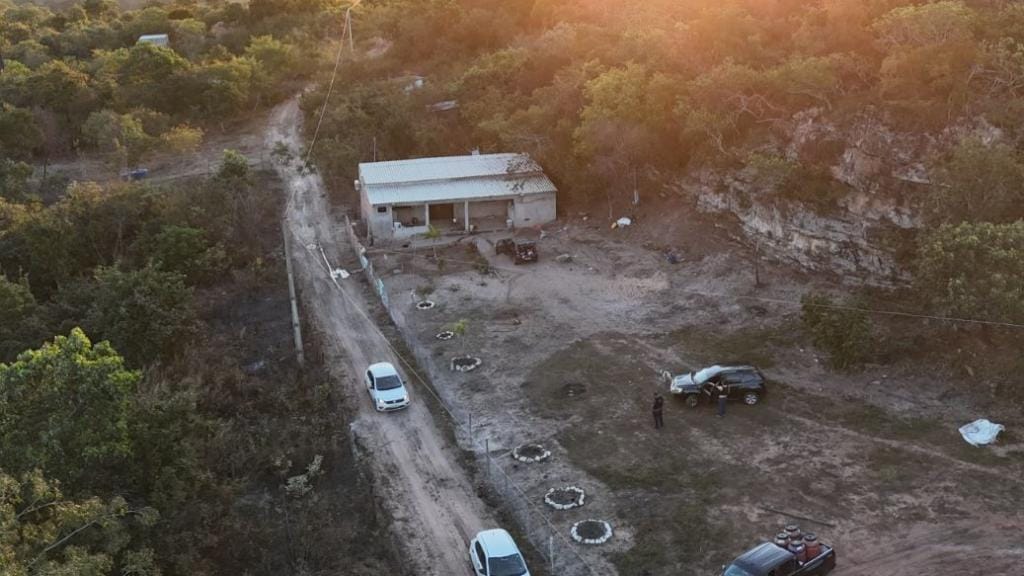 Três são presos pela PC e 900 tabletes de maconha apreendidos em chácara de facção criminosa