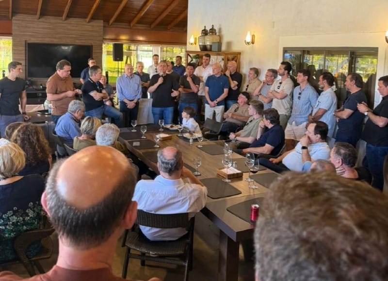 Governador de SP destaca trabalho de Mauro Mendes"Uma inspiração, sou fã"; vídeo