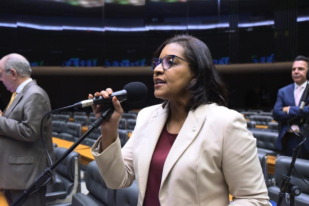 Em Comissão da Câmara, Gisela aprova PL que isenta do IR quem ganha até R$ 5 mil