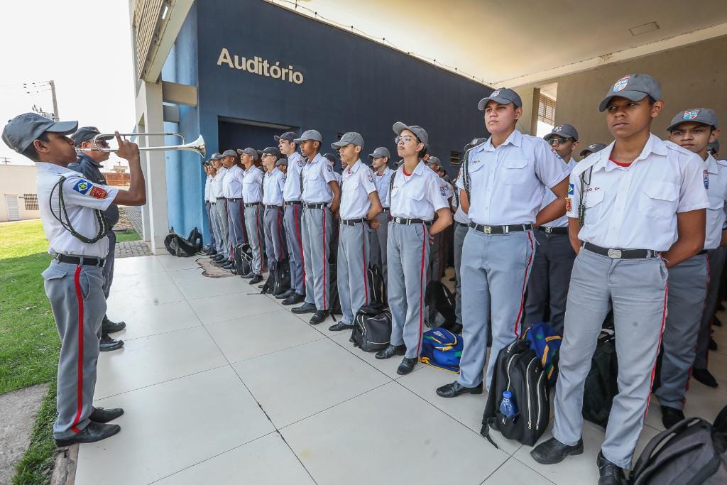 Inscrições no processo seletivo para escolas estaduais militares terminam nesta quarta-feira