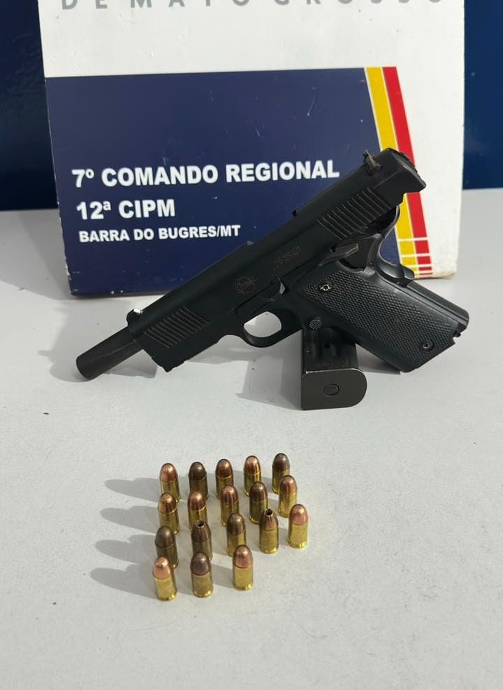 PM prende homem e mulher suspeitos por ameaça e apreende arma de fogo
