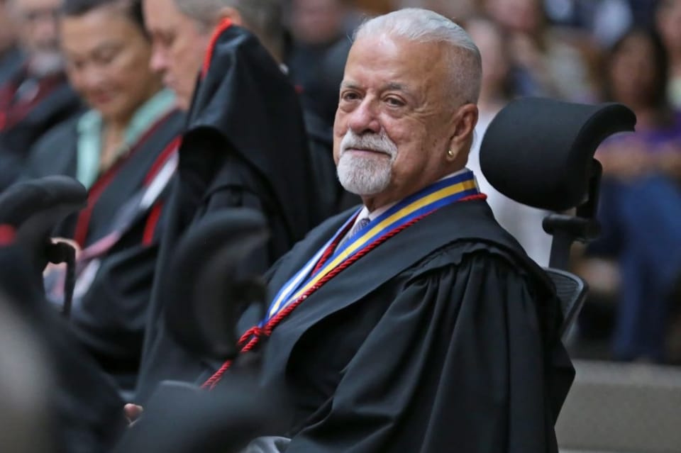 Desembargador é internado após sofrer acidente de moto em rodovia estadual