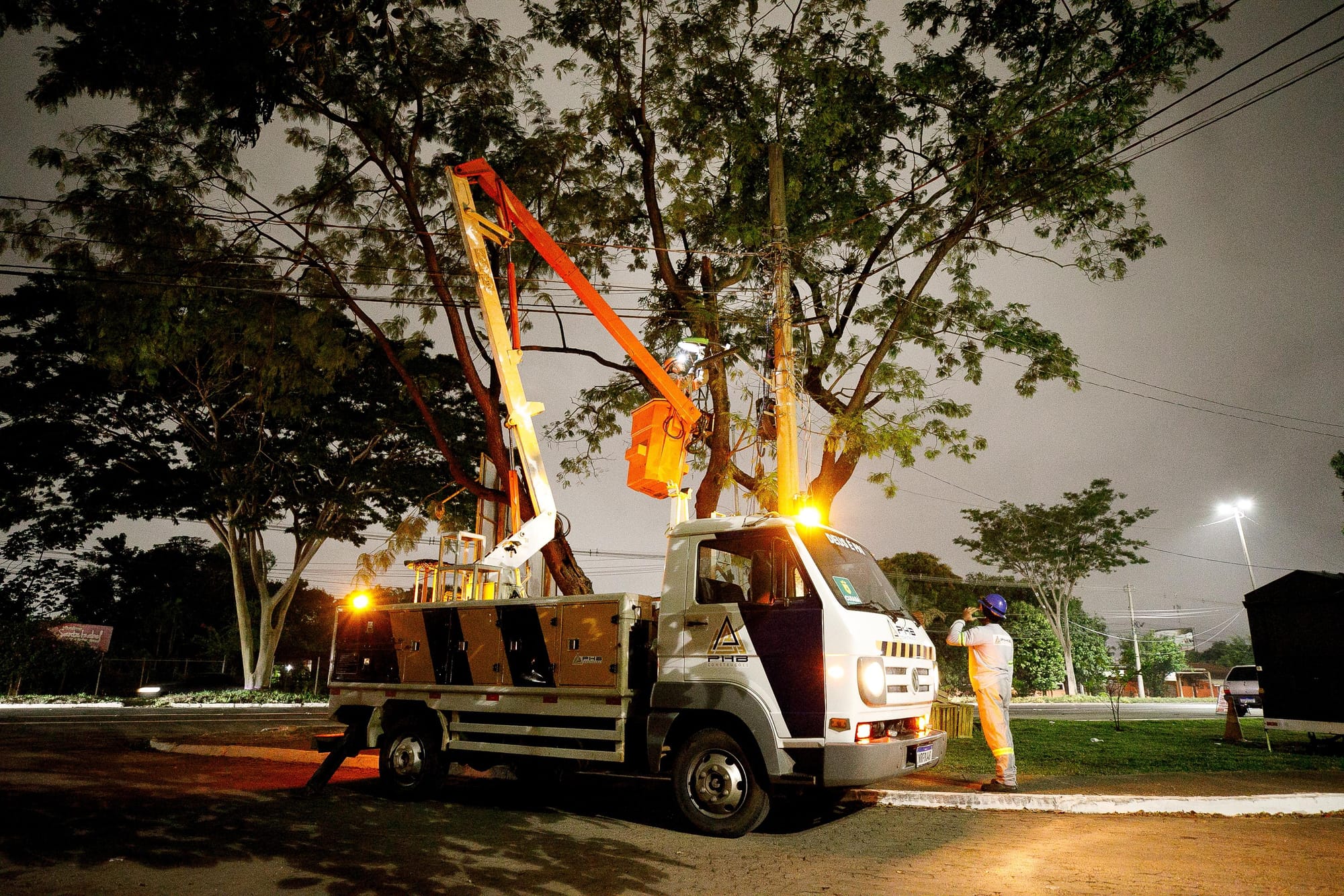 Limpurb atende mais de mil pontos de iluminação em cinco dias de operação em Cuiabá