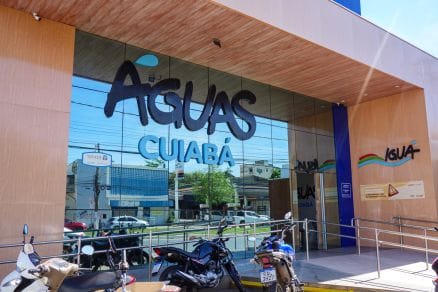 Águas Cuiabá é condenada por corte indevido de água e terá que devolver taxa de religação