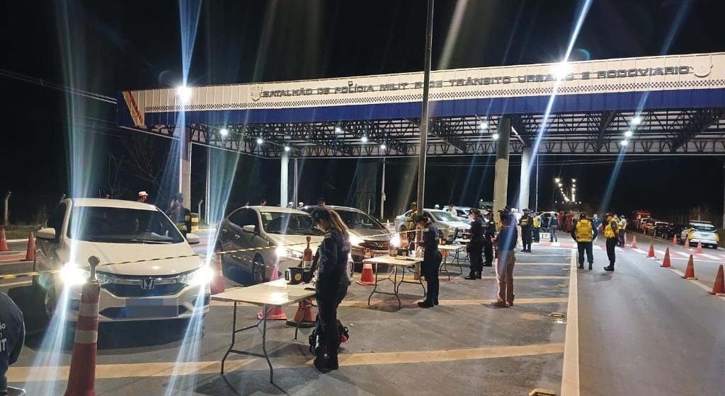 Operação Lei Seca termina com 17 veículos removidos e uma prisão por embriaguez em Cuiabá