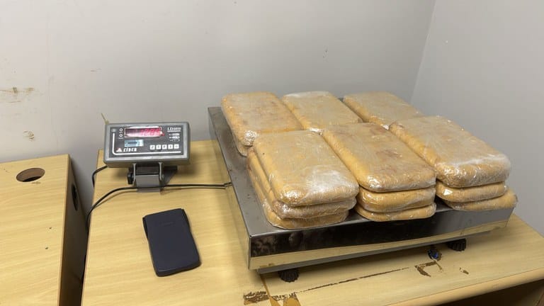 Traficante é presa pela Polícia Federal com 13 kg de cocaína em Cuiabá ao embarcar para Goiânia