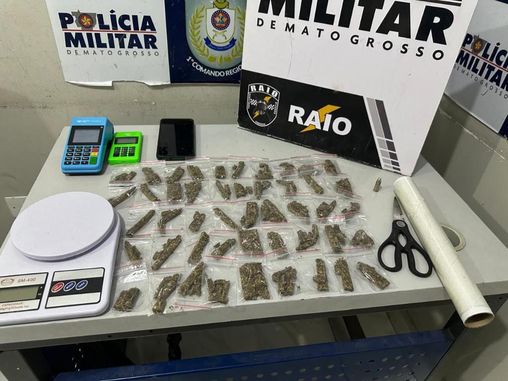Casal é preso ao ser flagrado vendendo maconha em bairro de Cuiabá