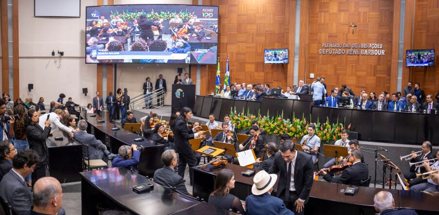 Em sessão solene, Assembleia  celebra 190 anos valorizando sua história e a democracia