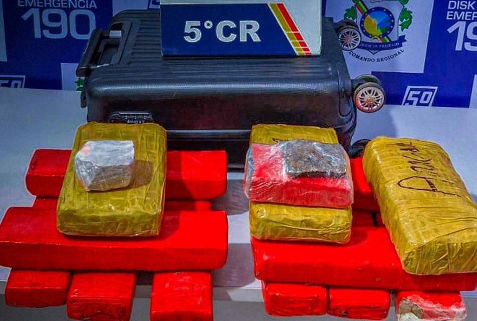 Mulher é presa em rodoviária com 13kg de maconha quando embarcava para Goiânia