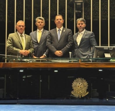 Wellington passa madrugada no Senado em protesto contra decisão do STF