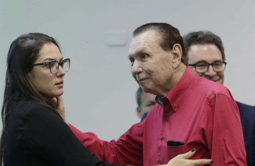 Bezerra projeta Janaina Riva para o governo ou Senado: "bate em qualquer um"