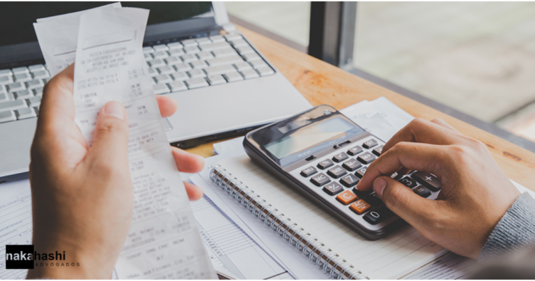 TJMT mantém condenação de banco por descontos indevidos na folha de servidora pública