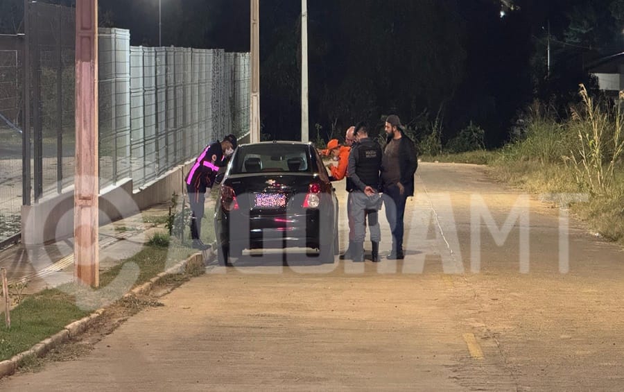 Homem é encontrado morto dentro de carro com tiro na cabeça em cidade de MT