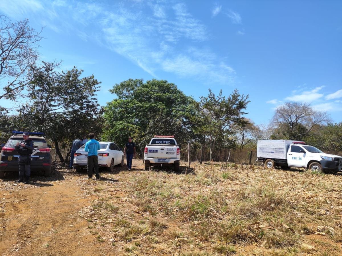 Mulher morre com tiro acidental e marido comete suicídio em MT; adolescente fica ferido