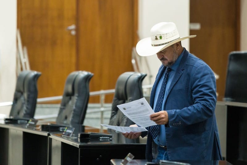 AL aprova projeto que proíbe transição de gênero em menores de 18 anos em MT