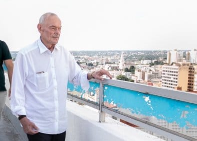 Após boato de morte, produção do Resumo do Dia afirma que Roberto França está vivo e bem