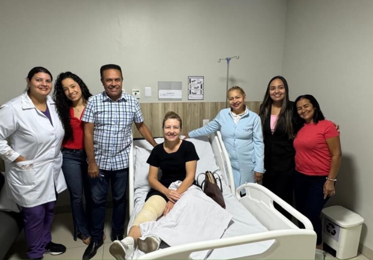 Prefeita Flávia Moretti passa por cirurgia no joelho e ficará afastada por cinco dias