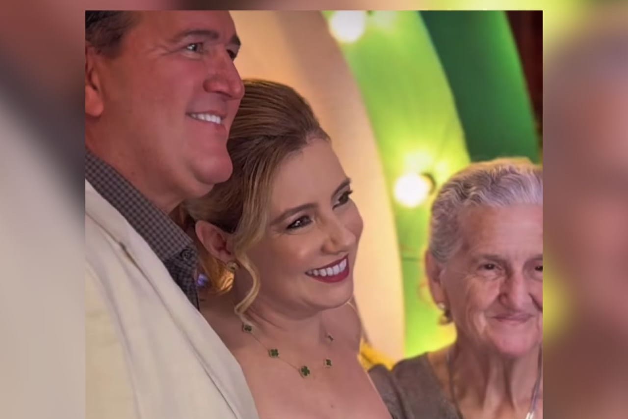 Prefeita Flávia Moretti festeja novo ciclo com amigos e familiares