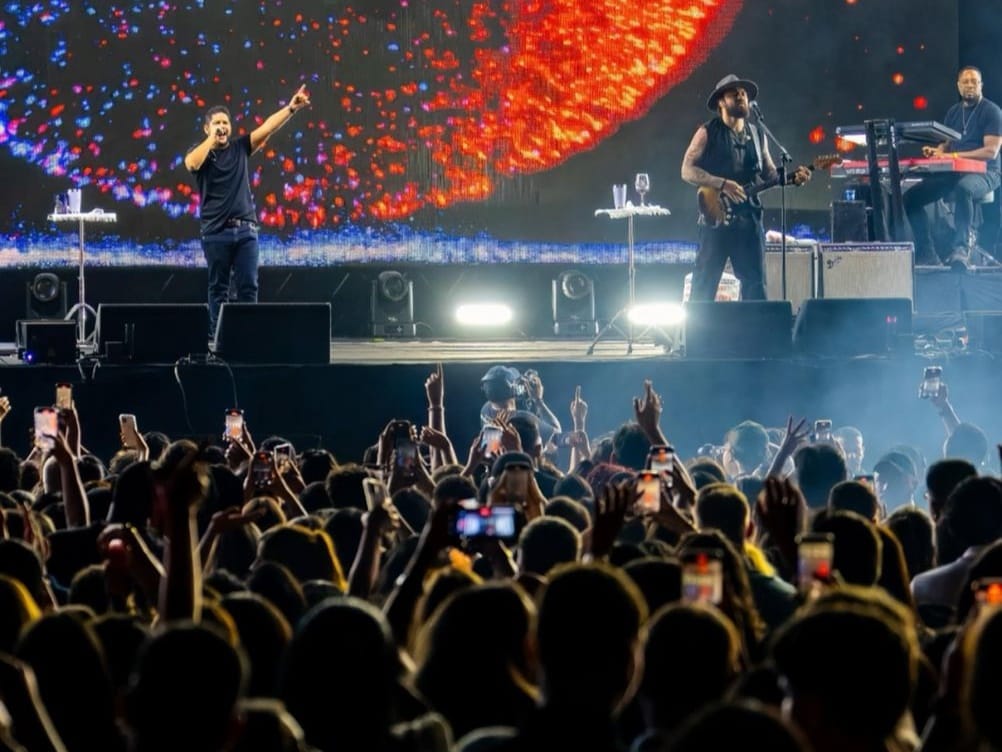 Jorge & Mateus encantam multidão em show de 20 anos em Cuiabá