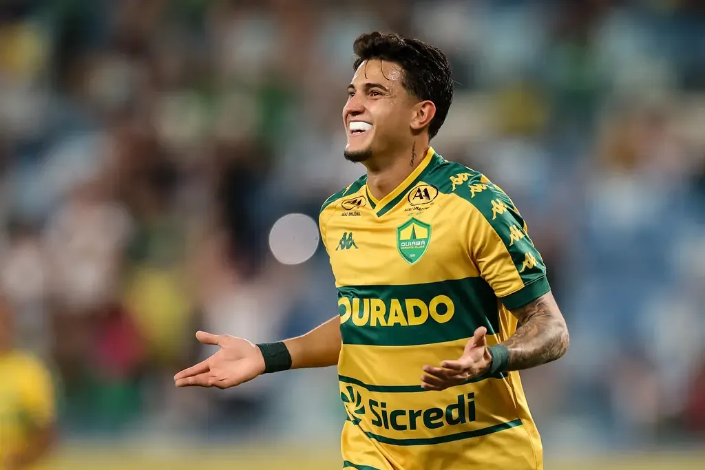 Jader decide no fim e garante vitória do Cuiabá sobre a Chapecoense; veja