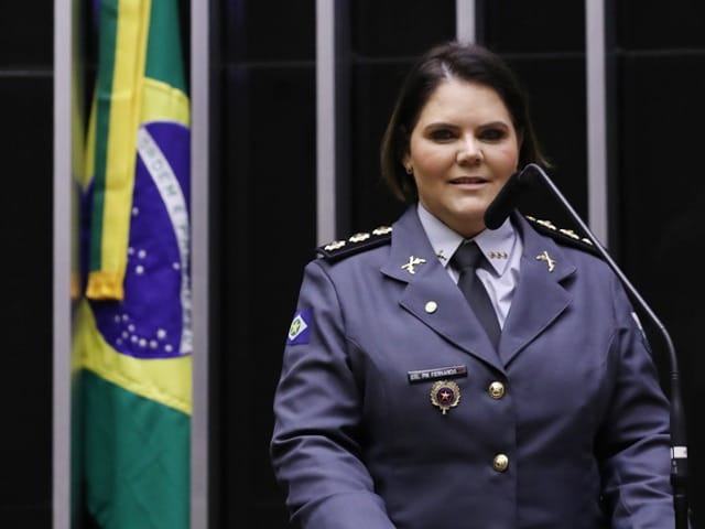 Coronel Fernanda e senadora Leila batem boca em sessão da CPMI do INSS