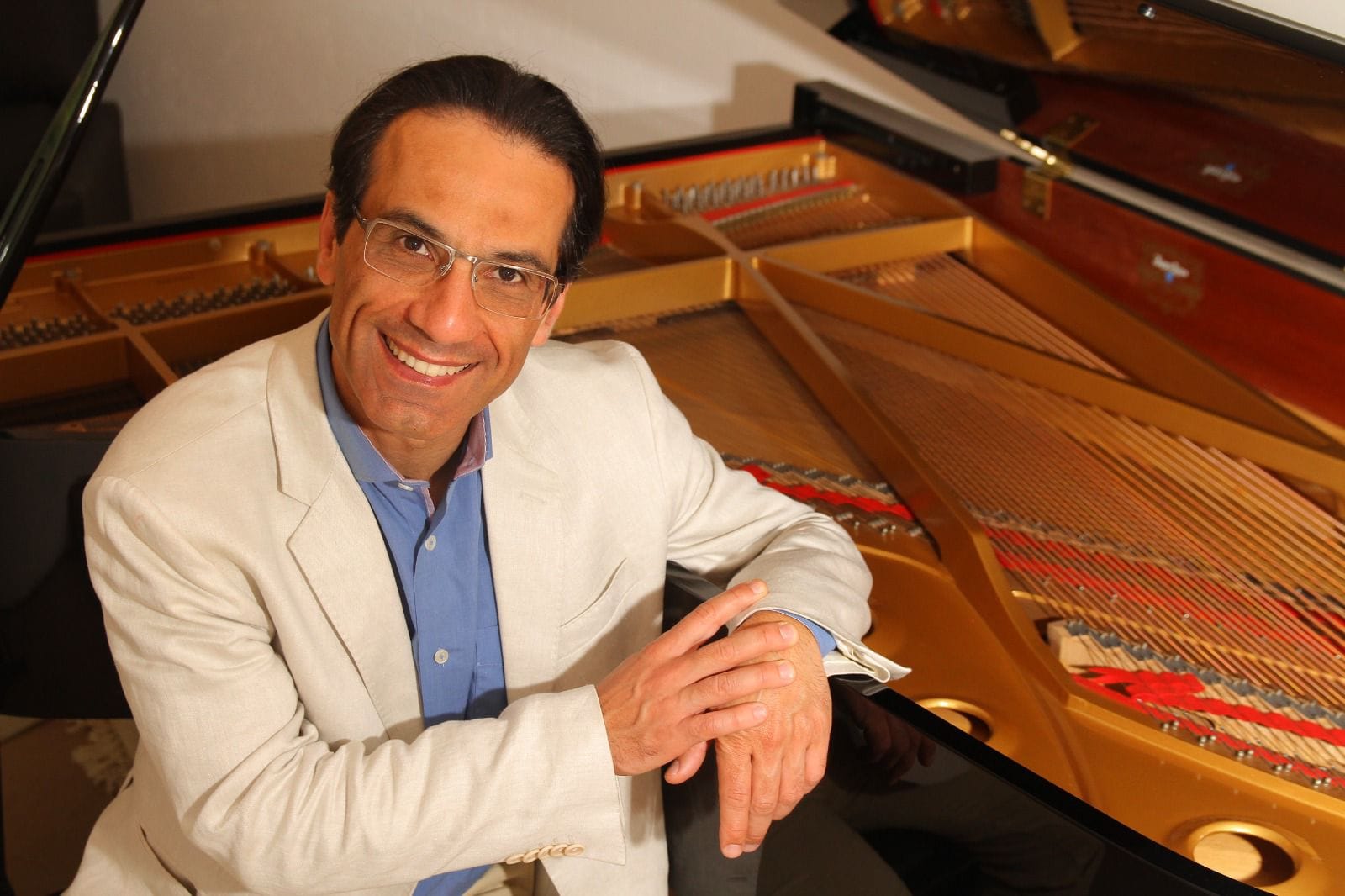 Pianista que tocou para o Papa retorna a Cuiabá com recital imperdível