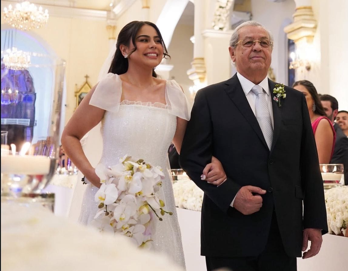 Emoção no altar: Senador Jayme Campos celebra casamento da neta