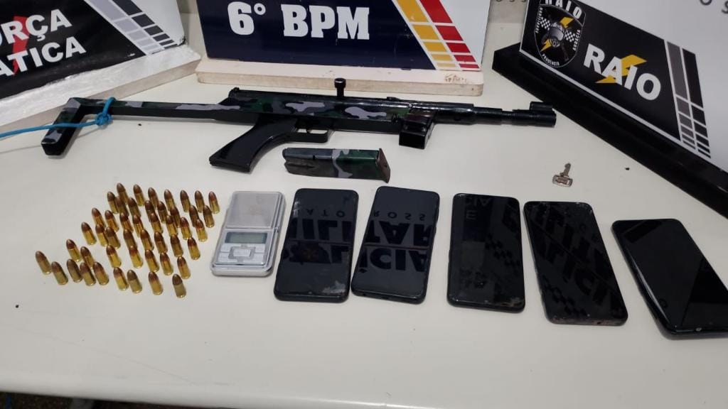 PM apreende submetralhadora e prende integrantes de facção criminosa em Mato Grosso