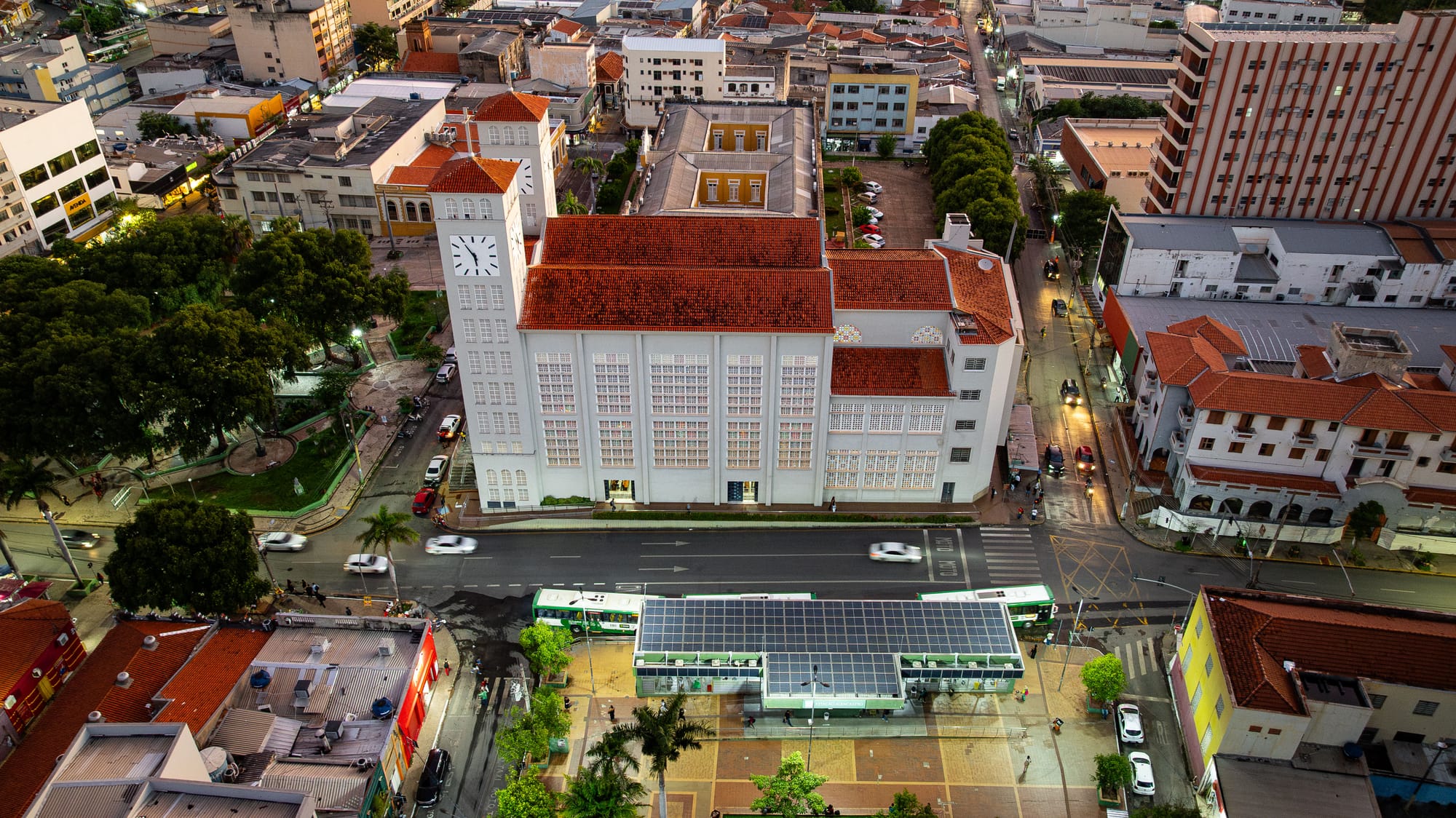Cuiabá terá desfile na avenida Getúlio Vargas e comércio aberto no domingo; veja programação
