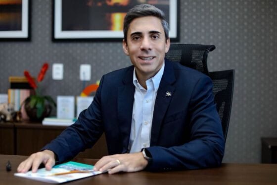 Família e escola como bases do protagonismo juvenil