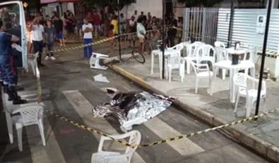 Homem é condenado a 12 anos de prisão por matar desafeto com golpes de faca em bar