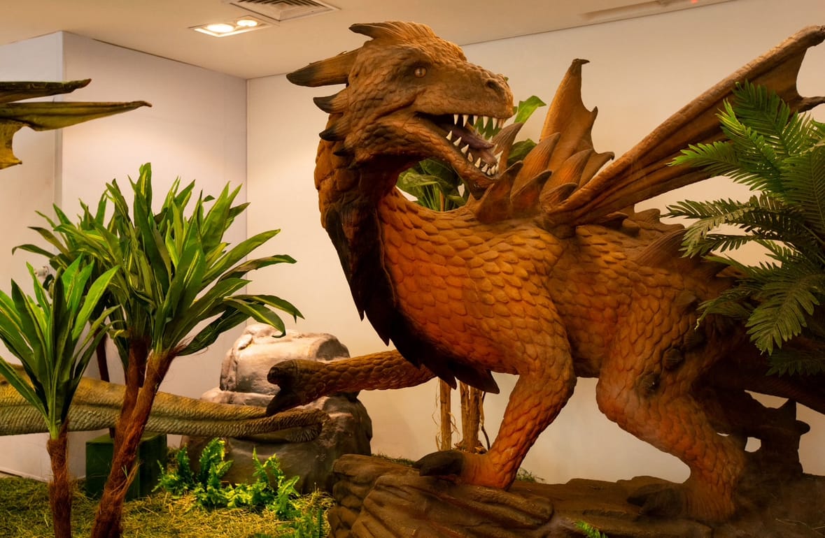Dragões gigantes tomam conta de Várzea Grande em exposição inédita
