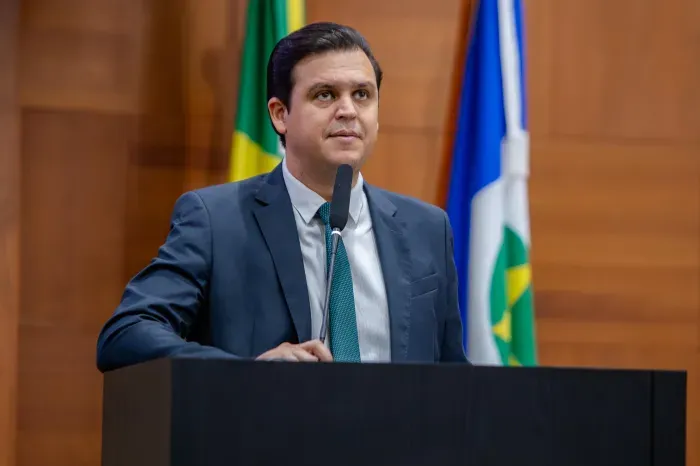 Deputado rebate Abilio e afirma que PL que procurou MDB para formar aliança nas eleições
