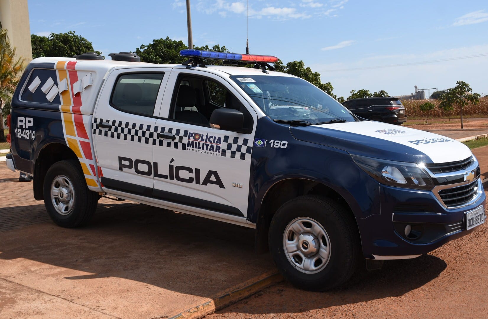 Mulher é amarrada durante assalto em sítio e bandidos fogem com armas e joias