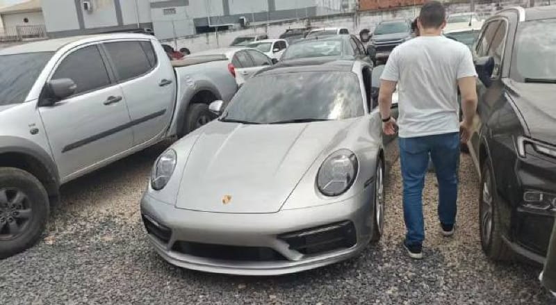 Porsche é apreendido em operação da PF contra lavagem de dinheiro do tráfico de drogas