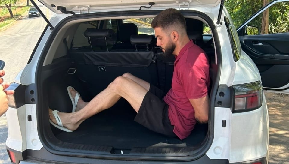 PC prende empresário flagrado em vídeo agredindo ex-mulher com chutes e pedra na rua