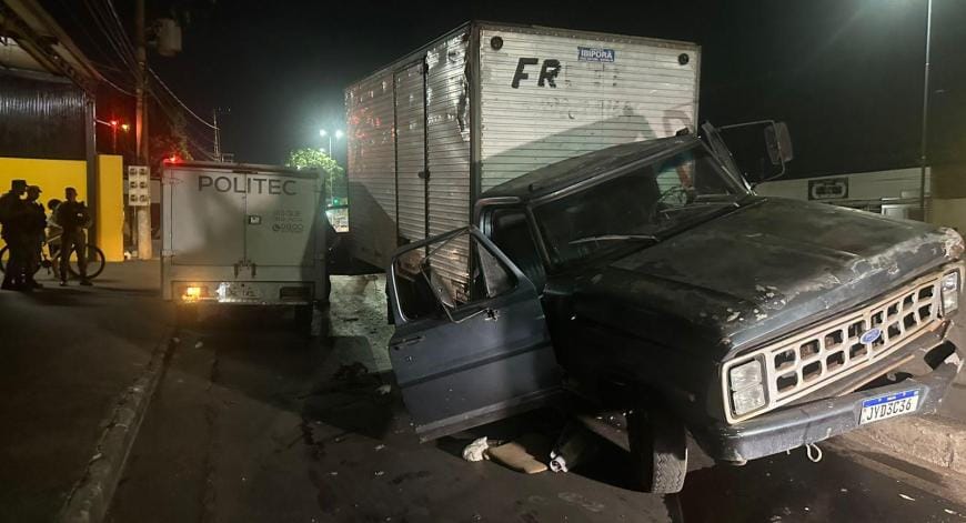 Motorista de caminhão de 59 anos morre após bater em pilar de viaduto em Cuiabá