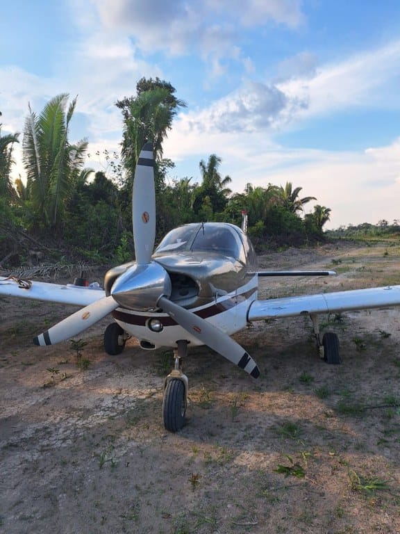 PM de Mato Grosso auxilia a Polícia Federal na apreensão de avião com 500 quilos de drogas