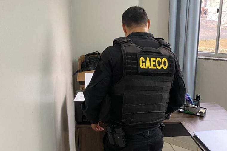 Gaeco mira advogada de MT por atuar como “pombo-correio” de faccionado preso em Goiás