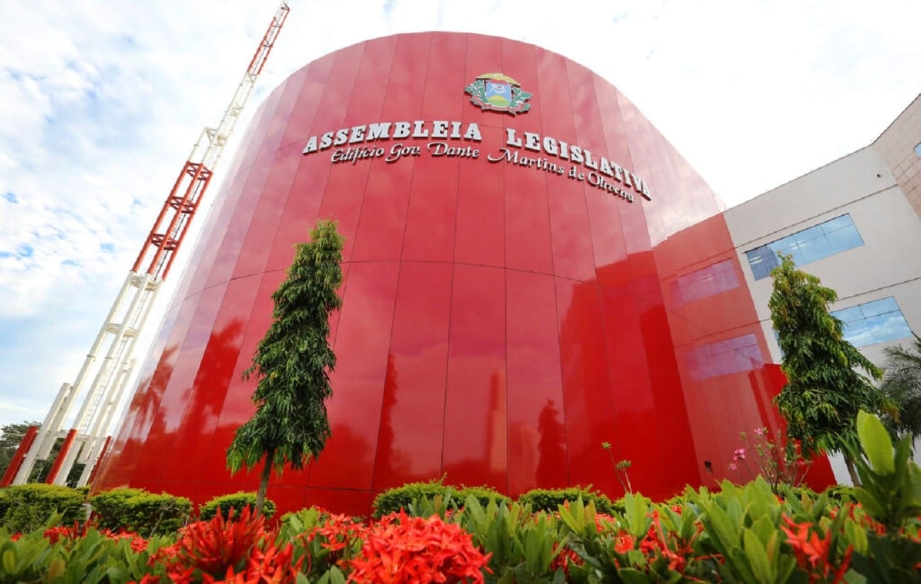Justiça absolve ex-deputados em ação por supostas fraudes de R$ 2,2 milhões na Assembleia