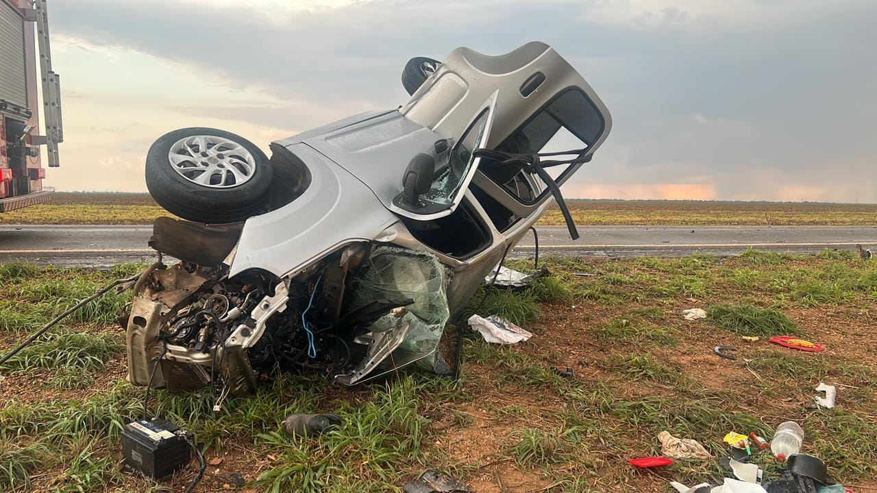 Motorista de 43 anos morre em colisão frontal entre Uno e Amarok em rodovia estadual