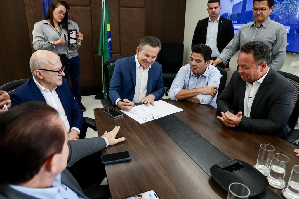 Governador assina autorização para início das obras do novo Trevão de Rondonópolis