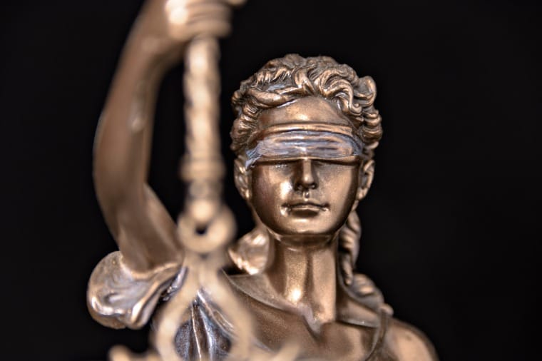 Réu é condenado a 46 anos de prisão por matar casal de idosos após discussão sobre caça