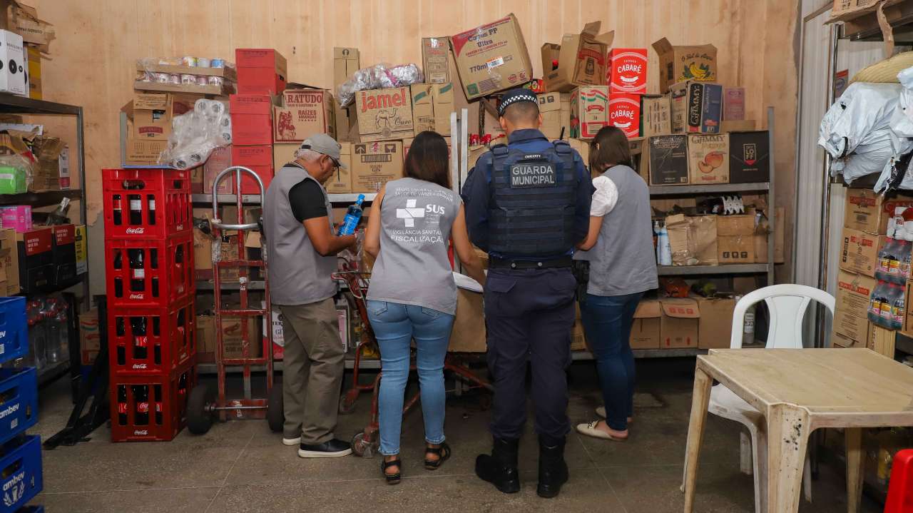 Vigilância Sanitária reforça fiscalização em distribuidoras de bebidas em Várzea Grande