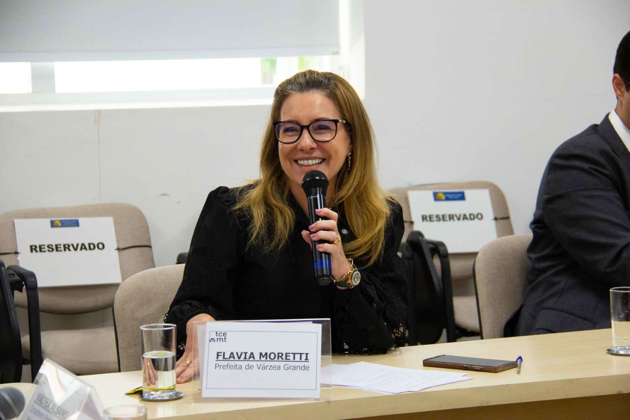 Várzea Grande parcela dívida e empresa garante renovação da frota de ônibus com wifi e câmeras