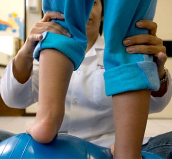 Justiça impede cobrança extra em tratamento vital de criança com paralisia cerebral em MT