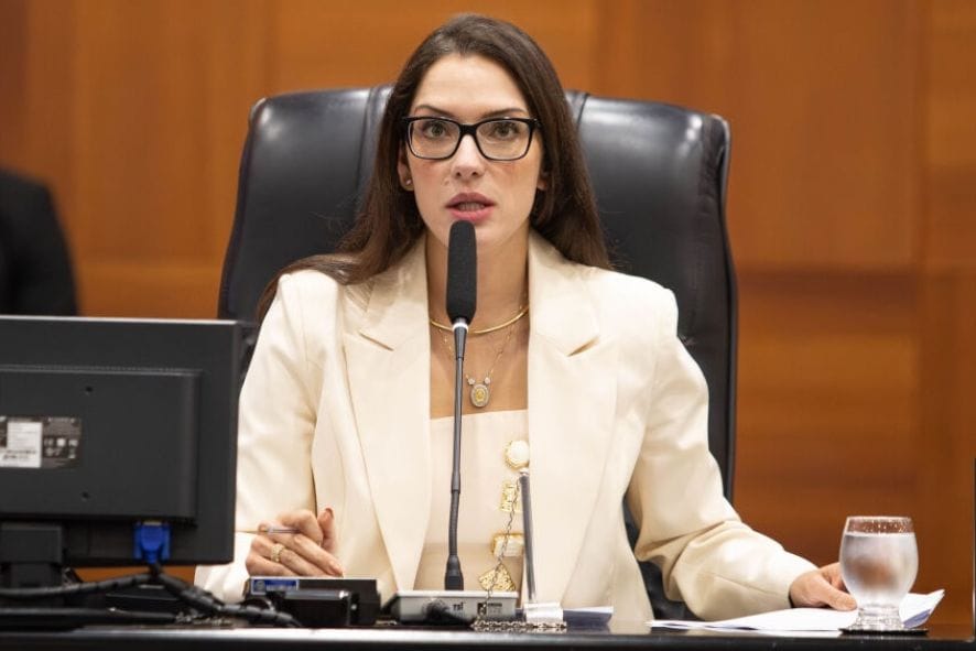 Janaina reafirma candidatura ao Senado e diz que não vai ceder a pressões políticas: "sem volta"
